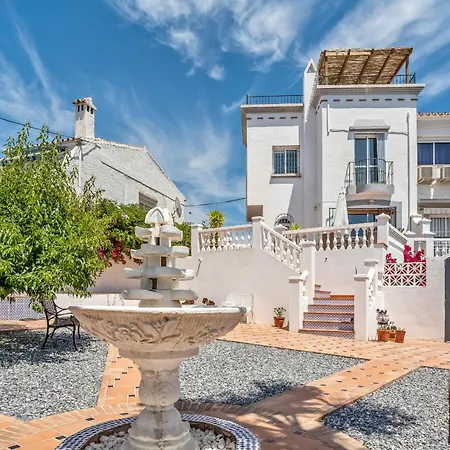 Holiday home Chic Retreat With A Spacious Garden, Near Burriana Nerja