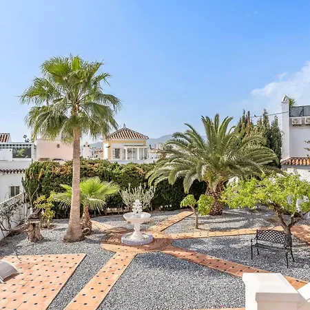 Holiday home Chic Retreat With A Spacious Garden, Near Burriana *
