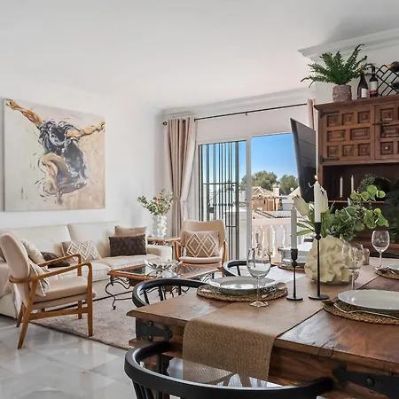 Chic Retreat With A Spacious Garden, Near Burriana * Nerja
