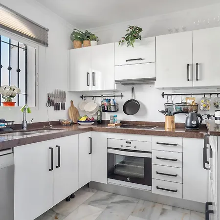 Chic Retreat With A Spacious Garden, Near Burriana