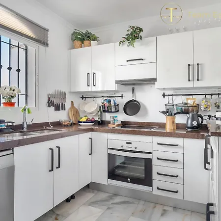 Chic Retreat With A Spacious Garden, Near Burriana Holiday home Nerja