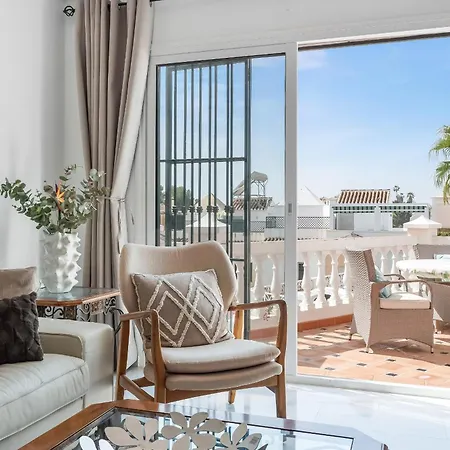 Chic Retreat With A Spacious Garden, Near Burriana