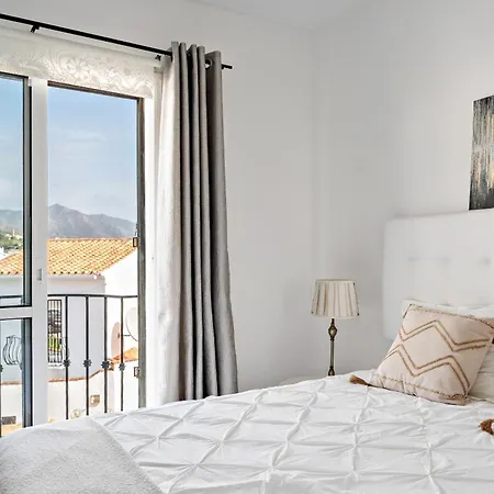 Chic Retreat With A Spacious Garden, Near Burriana Dom wakacyjny Nerja